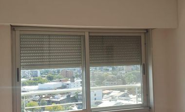 Pent House en venta - 3 dorm 2 baños doble cochera Centro de Escobar!