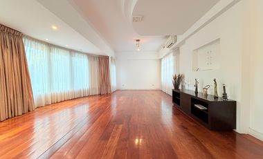 Casa en Alquiler - 4 ambientes - Zona Divino Rostro