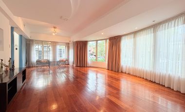 Casa en Alquiler - 4 ambientes - Zona Divino Rostro