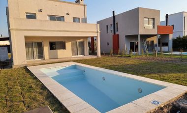 Casa en Araucarias Puertos del lago.