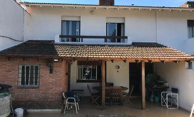 Chalet a 3 cuadras de la estacion con 3 dormitorios!