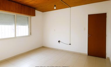 VENTA Casa APTO CREDITO Ideal 2 familias 6 Ambientes Cochera Patio. Ezpeleta