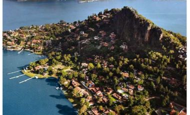 Renta Local Comercial, 183m2, con terraza, Primer Piso, La Peña, Valle de Bravo