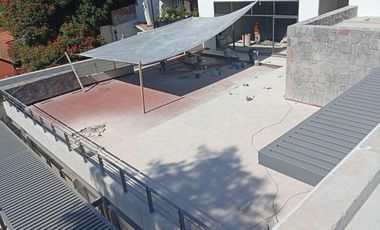 Renta Local Comercial, 183m2, con terraza, Primer Piso, La Peña, Valle de Bravo