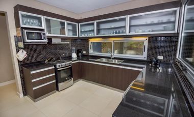 Casa en venta/alquiler Temporada Enero/Febrero 2026 3 dor  Barrio Golf  Costa Esmeralda