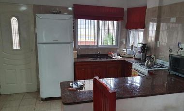 CHALET CON COCHERA PASANTE Y GALPÓN/TALLER EN LANUS