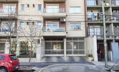 Venta cochera cubierta en Haedo Norte, a metros de la Estación