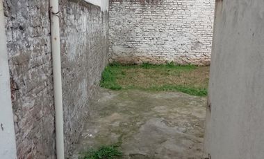 Casa en venta - 2 Dormitorios 1 Baño - 250Mts2 - Villa Ballester, General San Martín