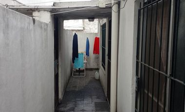 Casa en venta - 2 Dormitorios 1 Baño - 250Mts2 - Villa Ballester, General San Martín