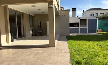 Casa en venta en Barrio Privado La Barraca