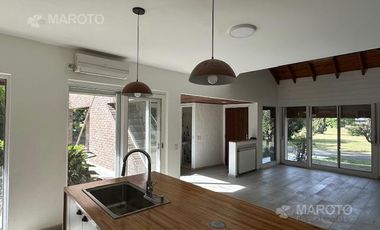 CASA EN ALQUILER ANUAL EN LOS HORNEROS C.C.-MAROTO PROPIEDADES