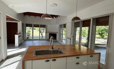 CASA EN ALQUILER ANUAL EN LOS HORNEROS C.C.-MAROTO PROPIEDADES