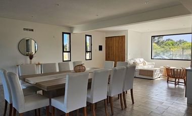 Casa en venta - 4 Dormitorios 5 Baños - Cochera - 1.077Mts2 - Costa Esmeralda, Pinamar
