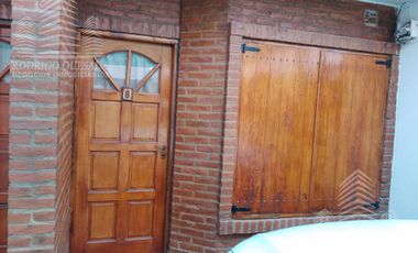 Dúplex en venta de 2 dormitorios c/ cochera en Costa Azul