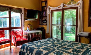 CASA EN VENTA 5 AMBIENTES CON PILETA PERMUTA VICENTE LOPEZ