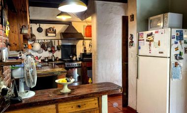 CASA EN VENTA 5 AMBIENTES CON PILETA PERMUTA VICENTE LOPEZ