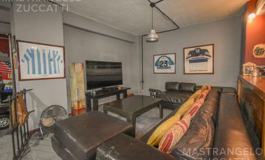 Una Joya de Época con Escalinata de Mármol y Fachada de Ensueño