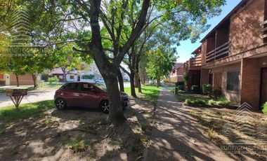 Dúplex en venta de 2 dormitorios c/ cochera en Costa Azul