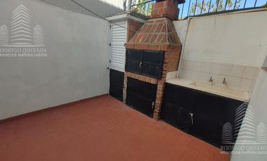 Dúplex en venta de 2 dormitorios c/ cochera en Costa Azul