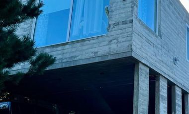 Casa - 6 ambientes - Amoblado - 5 Cocheras - Pinamar - VENTA