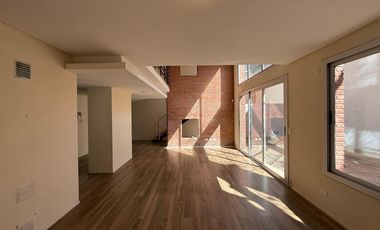 Departamento en alquiler - C/cochera.