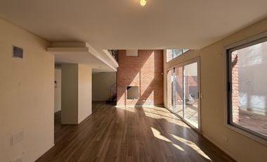 Departamento en alquiler - C/cochera.