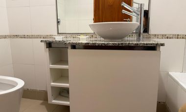 Departamento en alquiler - C/cochera.