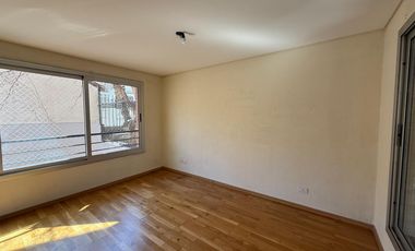 Departamento en alquiler - C/cochera.