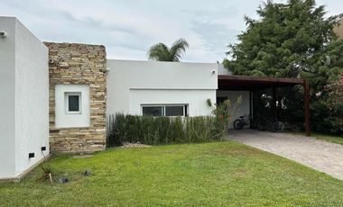 Casa en venta - 3 Dormitorios 3 Baños - Don Joaquin