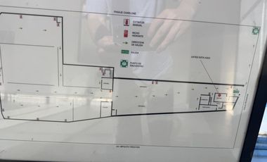 Único deposito de  3200M2 -  Avellaneda - oficinas - vestuarios - gran acceso