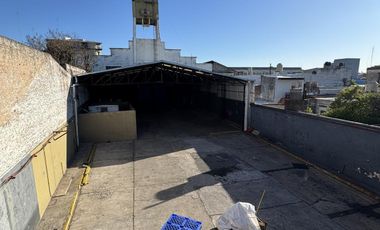 Único deposito de  3200M2 -  Avellaneda - oficinas - vestuarios - gran acceso