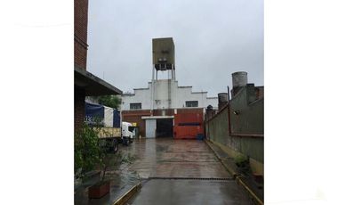 Único deposito de  3200M2 -  Avellaneda - oficinas - vestuarios - gran acceso