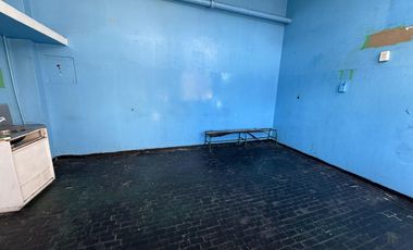 Único deposito de  3200M2 -  Avellaneda - oficinas - vestuarios - gran acceso