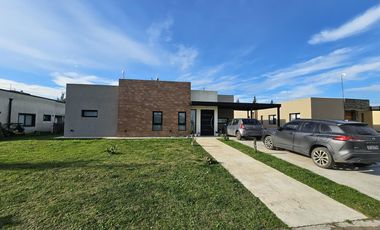 Casa en venta barrio La Alameda