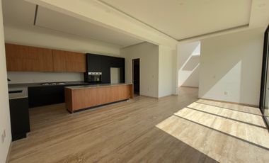 CASA EN VENTA MERIDA, YUCATAN COUNTRY CLUB, CUTZAM, ENTREGA INMEDIATA.