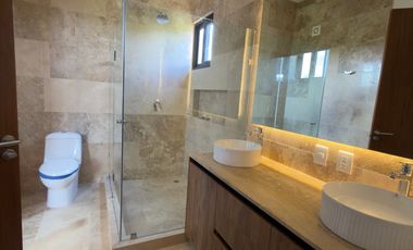 CASA EN VENTA MERIDA, YUCATAN COUNTRY CLUB, CUTZAM, ENTREGA INMEDIATA.