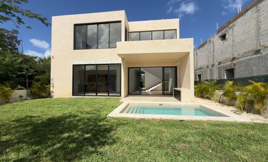 CASA EN VENTA MERIDA, YUCATAN COUNTRY CLUB, CUTZAM, ENTREGA INMEDIATA.