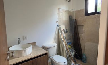 CASA EN VENTA MERIDA, YUCATAN COUNTRY CLUB, CUTZAM, ENTREGA INMEDIATA.