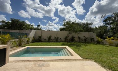 CASA EN VENTA MERIDA, YUCATAN COUNTRY CLUB, CUTZAM, ENTREGA INMEDIATA.