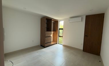 CASA EN VENTA MERIDA, YUCATAN COUNTRY CLUB, KANHA FRENTE AL LAGO, LISTA.