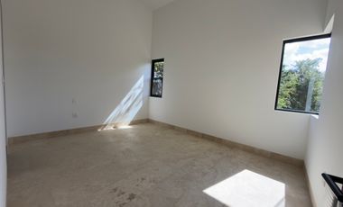 CASA EN VENTA MERIDA, YUCATAN COUNTRY CLUB, KANHA FRENTE AL LAGO, LISTA.