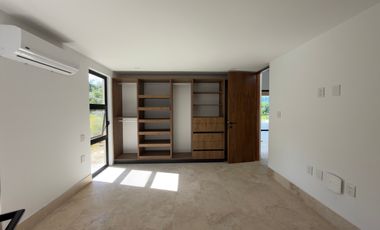 CASA EN VENTA MERIDA, YUCATAN COUNTRY CLUB, KANHA FRENTE AL LAGO, LISTA.