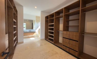 CASA EN VENTA MERIDA, YUCATAN COUNTRY CLUB, KANHA FRENTE AL LAGO, LISTA.