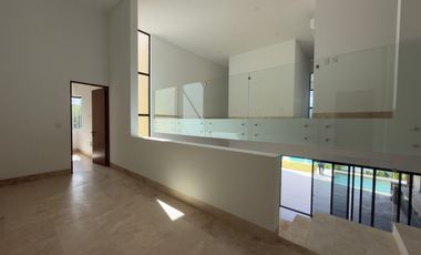 CASA EN VENTA MERIDA, YUCATAN COUNTRY CLUB, KANHA FRENTE AL LAGO, LISTA.