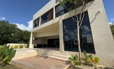 CASA EN VENTA MERIDA, YUCATAN COUNTRY CLUB, KANHA FRENTE AL LAGO, LISTA.