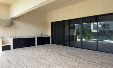 CASA EN VENTA MERIDA, YUCATAN COUNTRY CLUB, KANHA FRENTE AL LAGO, LISTA.