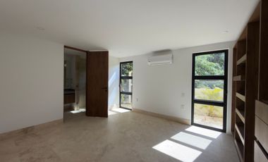 CASA EN VENTA MERIDA, YUCATAN COUNTRY CLUB, KANHA FRENTE AL LAGO, LISTA.