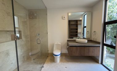 CASA EN VENTA MERIDA, YUCATAN COUNTRY CLUB, KANHA FRENTE AL LAGO, LISTA.