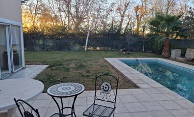 Casa en Alquiler en Valentina Norte Rural