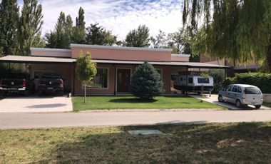 Casa en Alquiler en Valentina Norte Rural